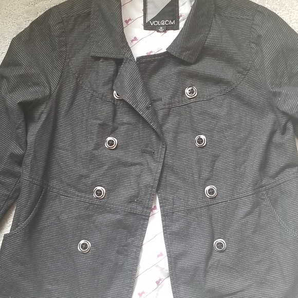 Attn Volcom Lovers! Your Jacket has been Listed! - Picture 2 of 7